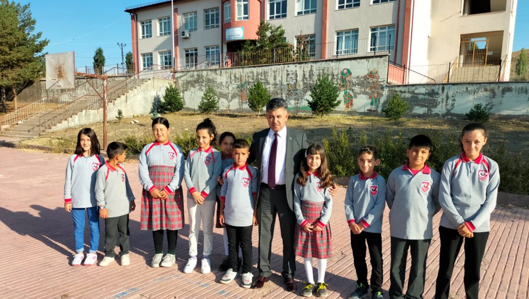 Milli Eğitim Müdürümüz Ekrem Yurt Kızılcakışla Fatih İlkokulu/Ortaokulunu  Ziyaret Etti