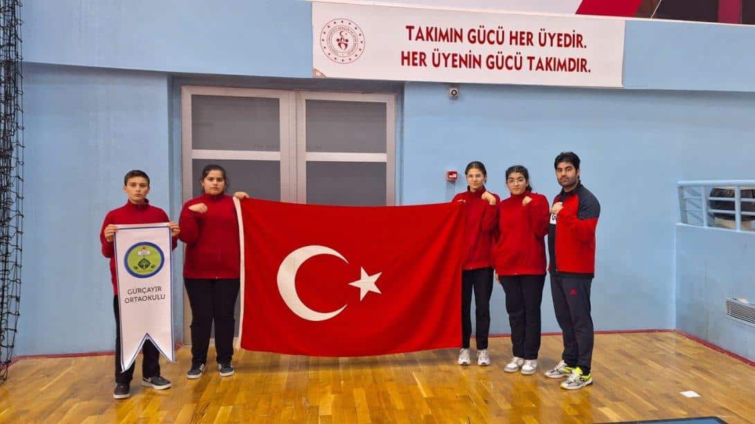Yozgat Yıldızlar Bilek Güreşi Türkiye Bölge Şampiyonası'nda Gürçayır İlkokulu/Ortaokulu Öğrencilerinden; Ertan DURUKAN Sol Kol 40 kg Bölge 2. si  ve Bahar KILIÇ Sağ Kol 55 kg Bölge 5. si olmuştur. 