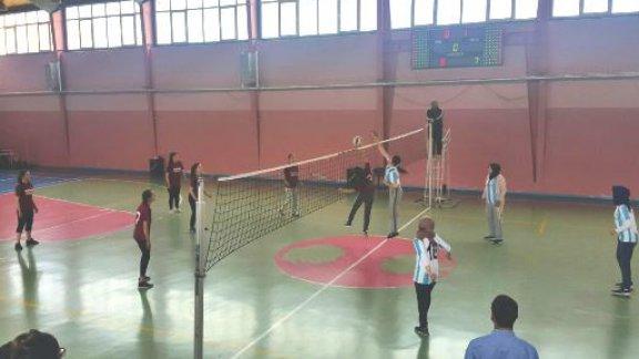 Liseler Arasında Voleybol, Masa Tenisi ve Kros Turnuvaları  Sonuçlandı.