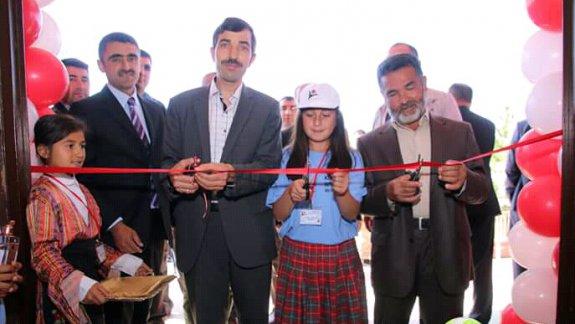 Kızılcakışla Fatih Ortaokulunda TÜBİTAK 4006 Bilim Fuarı Açıldı.