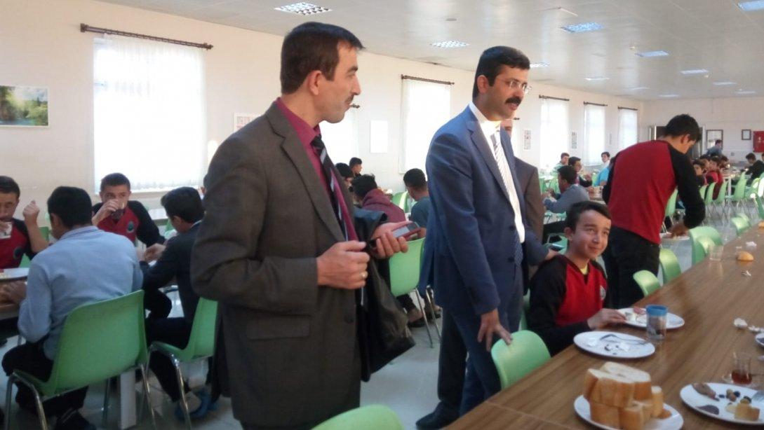 Şemsi Sivasi Erkek Öğrenci Pansiyonumuzda Kahvaltı Programı Düzenlendi. 