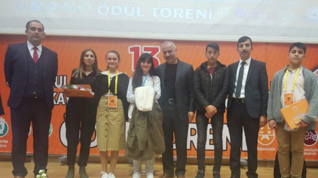 Tubitak 13. Ortaokul Öğrencileri Araştırma Proje Yarışmasında Şehit Tuncer Çeliker YBO´dan Büyük Başarı.