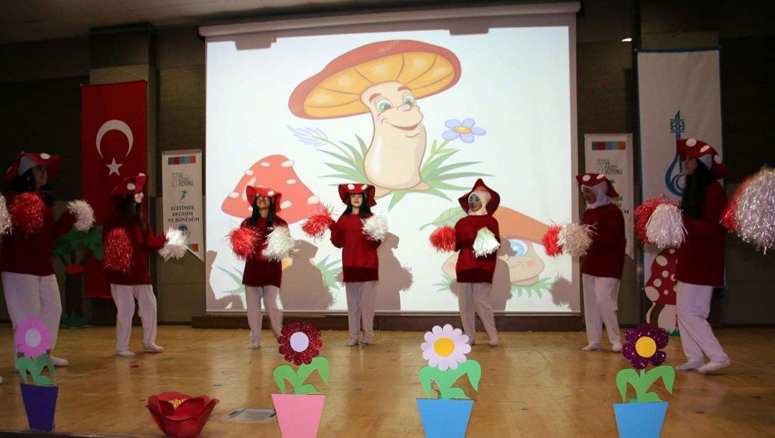 Ablaları Minik Öğrencilere Animasyon Gösterisi Yaptı