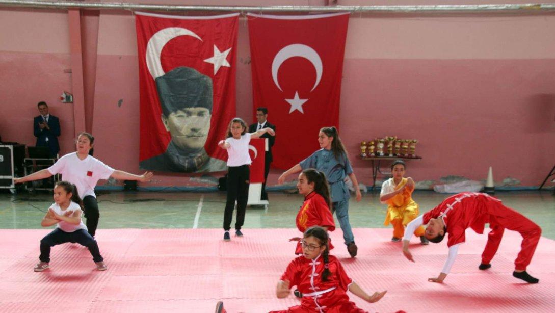 19 Mayıs Atatürk'ü Anma, Gençlik ve Spor Bayramı,  İlçemizde Törenlerle Kutlandı.