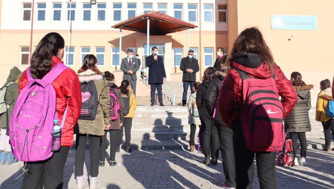 Kaymakamımız Sayın Necati Aktan Anafartalar Ortaokulunda Düzenlenen Açılış Programına Katıldı